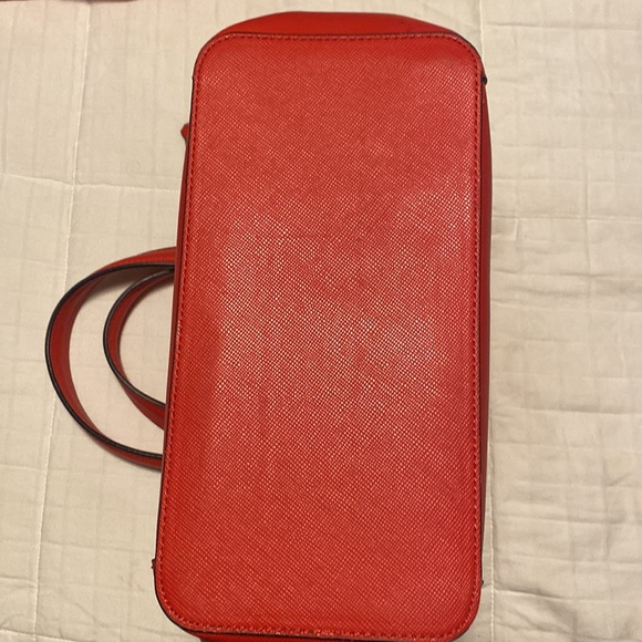 COPY - Guess red handbag - Picture 3 of 6